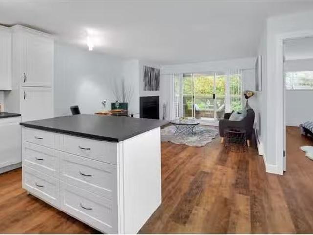 Apartment for rent in Coquitlam, Coquitlam, 218 932 Robinson S.