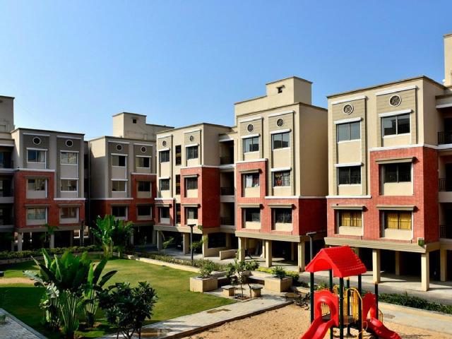 Apartment for Rent in Ahmadabad, Gujarat, Ref# 10670995