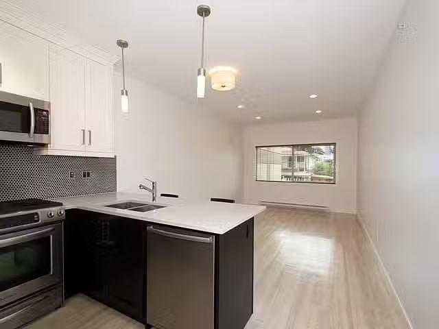 Apartment for rent in Burnaby, Burnaby North, 203 4548 Hasting.