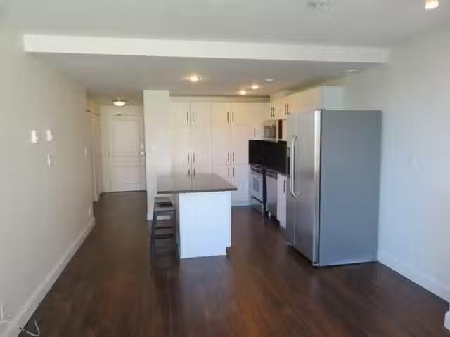 Apartment for rent in Burnaby, Burnaby North, 205 9298 Univers.