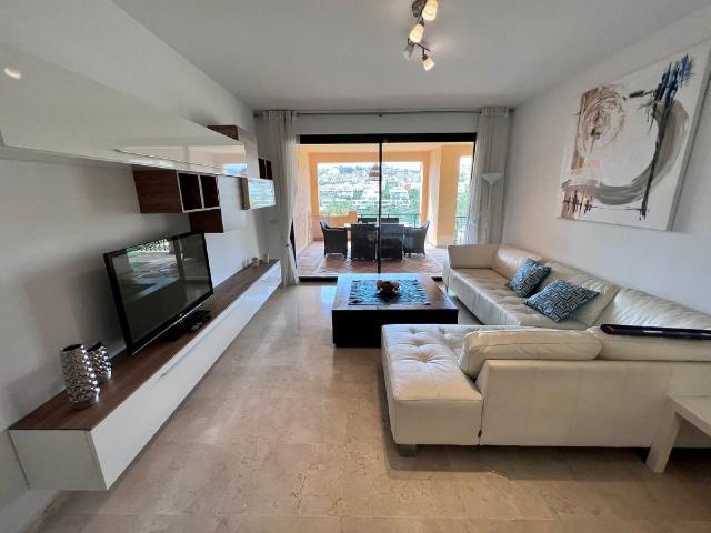 Apartment For Rent in El Paraiso, Estepona