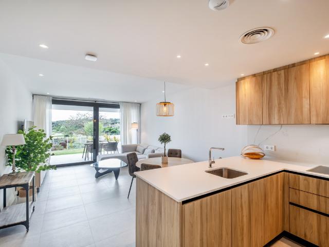 Apartment For Rent in Estepona, Estepona