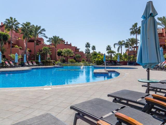 Apartment For Rent in Estepona, Estepona