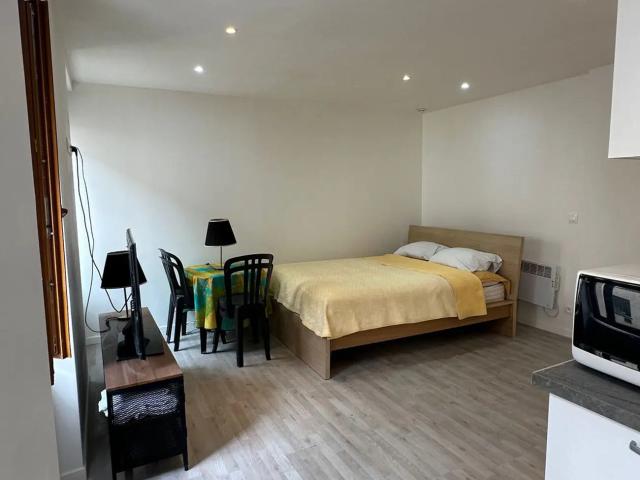 studio for rent in LONGJUMEAU 91160