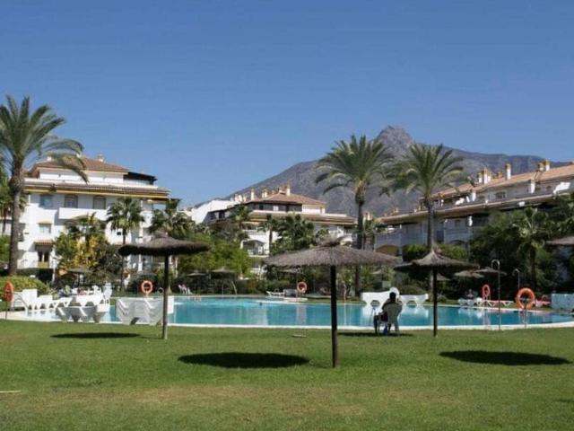 Apartment for rent in La Dama de Noche La Alzambra, Marbella, Málaga