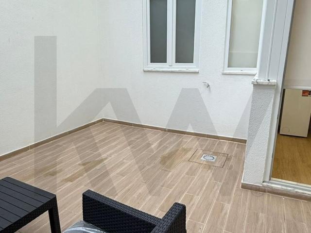 Renovated 1 bedroom apartment for rent with terrace – Rua D. João de Castro, Ajuda Lisbon