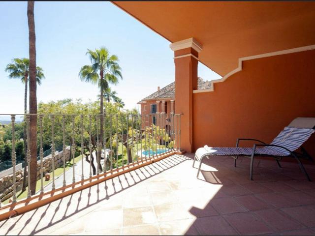 Apartment for rent in Monte Halcones, Benahavís, Málaga