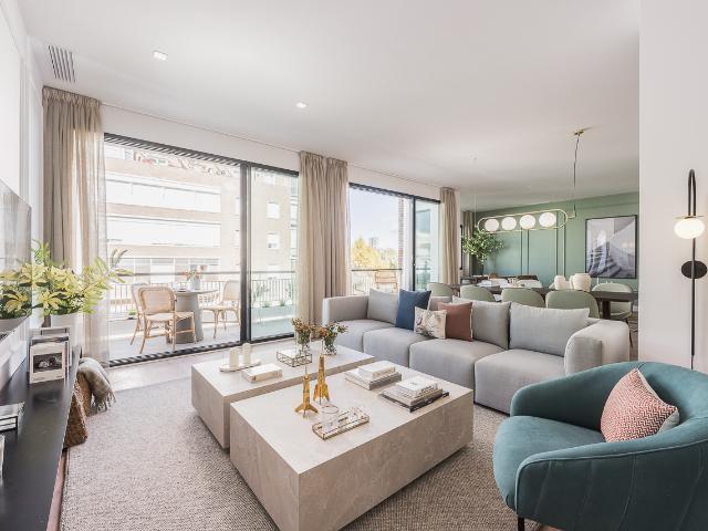 2 bedroom duplex with private terrace and barbecue facing Retiro Park