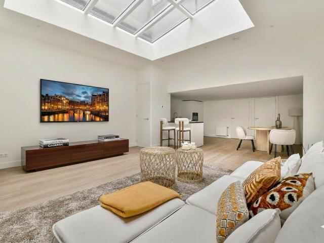 apartment for rent in Nieuwezijds Voorburgwal 288 A 1012RT Amsterdam Spuistraat Zuid Amsterdam