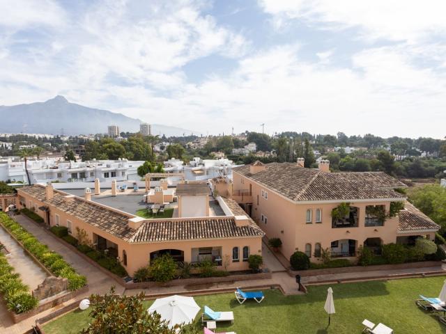 Apartment for rent in Nueva Andalucía Centro, Marbella, Málaga