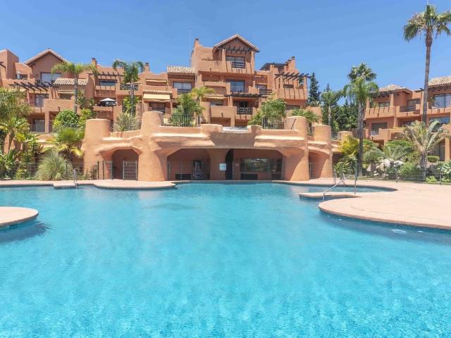 Apartment for rent in Sotoserena, Estepona, Málaga