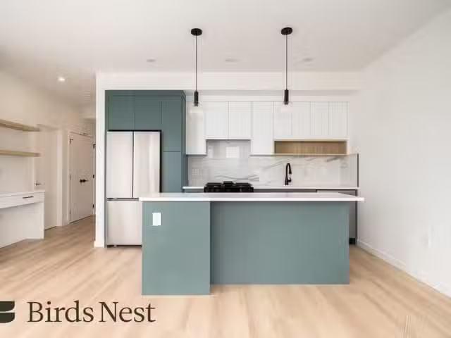 Apartment for rent in Surrey, Surrey, 513 6270 Gooseberry Driv.