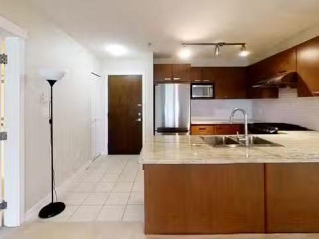 Apartment for rent in Richmond, Richmond, 228 9399 Tomicki Str.