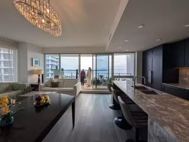 Apartment for rent in White Rock, South Surrey White Rock, 19F.