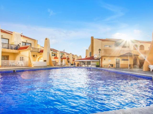 Apartment for rent in Torviscas Bajo, Adeje, Santa Cruz De Tenerife