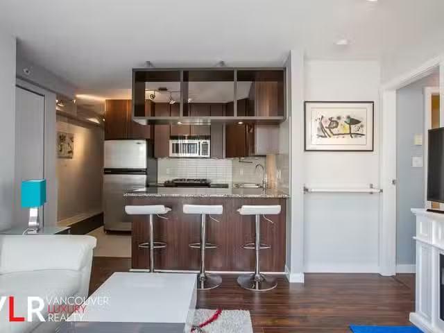 Apartment for rent in Vancouver, Vancouver West, 1702 1010 Ric.