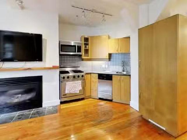 Apartment for rent in Vancouver, Vancouver West, 1216 Homer St.