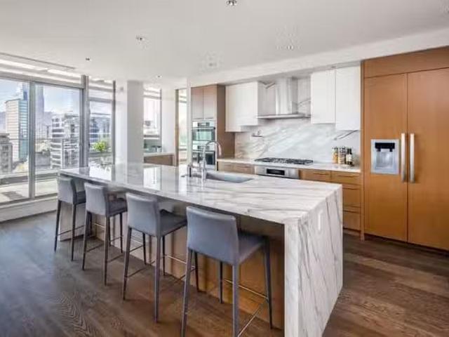 Apartment for rent in Vancouver, Vancouver West, 2001 1022 Sey.