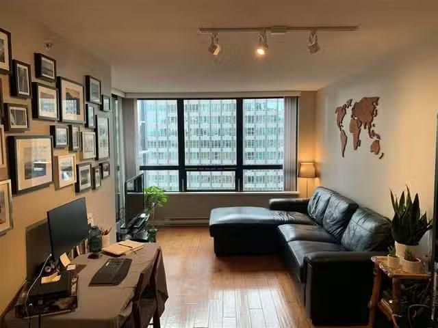 Apartment for rent in Vancouver, Vancouver West, 2006 938 Smit.