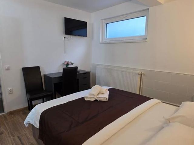 Apartment for rent in Zorilor, Cluj Napoca, at 3 minutes’ walk from the University of Medicine and Pharmacy, Marinescu street, with bedroom and kitchen