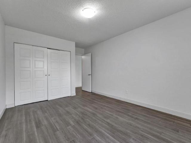 Apartment For Rent Surrey BC 1550 ES98311082