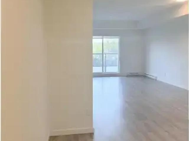 Apartment For Rent Surrey BC 1600 ES104036415