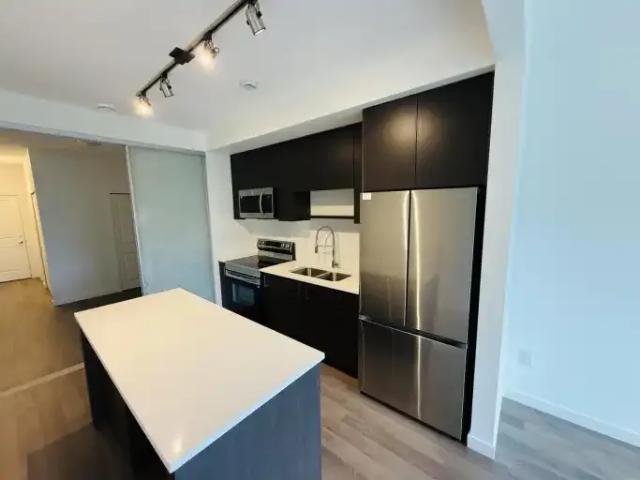 Apartment For Rent Surrey BC 1600 ES105623808