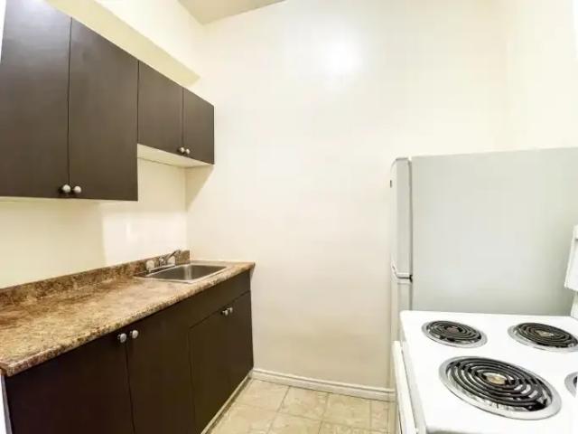 Apartment For Rent Regina SK 800 ELS102770513