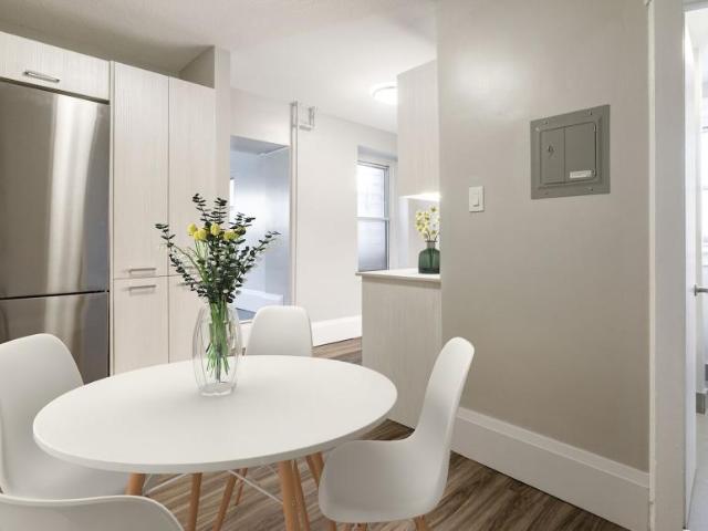 Apartment For Rent Toronto ON 1649 ES98312006