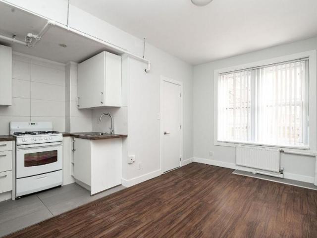 Apartment For Rent Toronto ON 1675 ES98313296