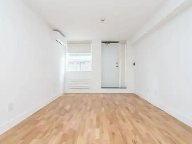 Apartment For Rent Toronto ON 1700 ES98568782