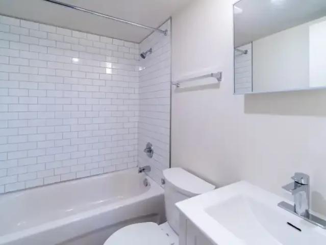 Apartment For Rent Victoria BC 1745 ES102578440