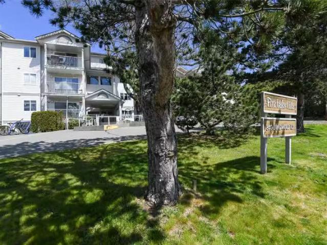 Apartment for sale in Courtenay, Courtenay East, 3 840 Braidwo.