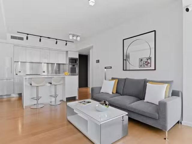 Apartment for sale in Coal Harbour, Vancouver, Vancouver West.