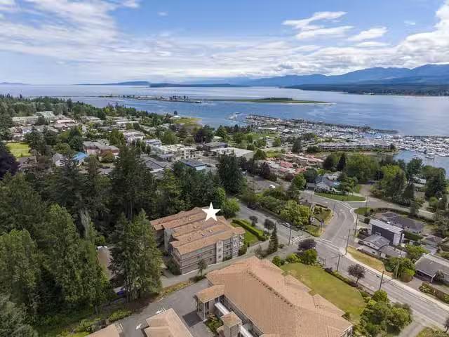 Apartment for sale in Comox, 304 1860 Comox Ave, 1040290