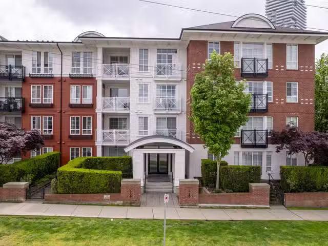 Apartment for sale in Coquitlam, Coquitlam, 108 618 Como Lake.