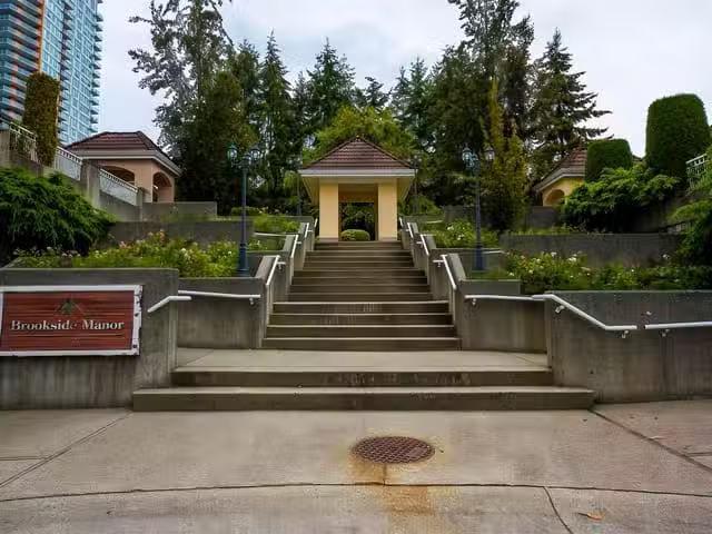 Apartment for sale in Coquitlam, Coquitlam, 203 515 Whiting Wa.