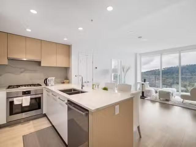 Apartment for sale in Coquitlam, Coquitlam, 3002 567 Clarke Ro.
