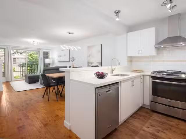 Apartment for sale in Coquitlam, Coquitlam, 301 2958 Silver Sp.