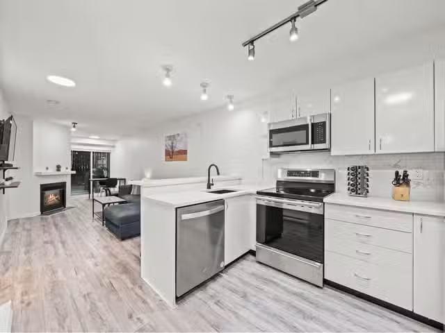 Apartment for sale in Coquitlam, Coquitlam, 316 528 Rochester.