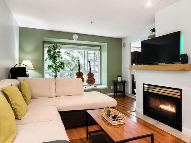 Apartment for sale in Coquitlam, Coquitlam, 333 1252 Town Cent.