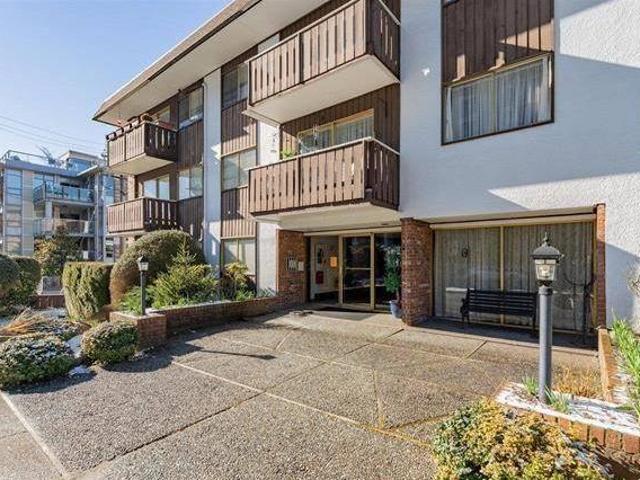 Apartment for sale in Central Lonsdale North Vancouver North Vancouver 106 1345 Chesterfield Aven