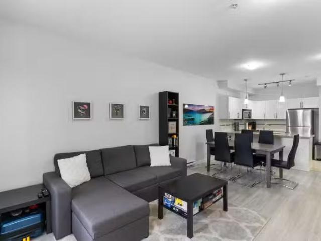 Apartment for sale in Central Meadows, Pitt Meadows, Pitt Mead.