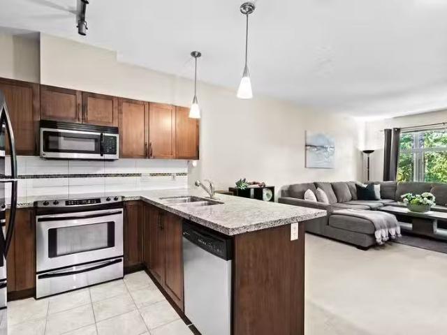 Apartment for sale in Central Meadows, Pitt Meadows, Pitt Mead.