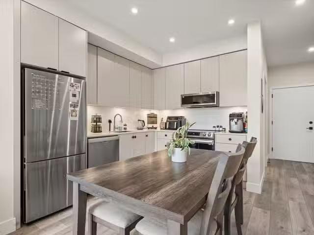 Apartment for sale in Chilliwack, Sardis, 202 45511 Campus Dri.