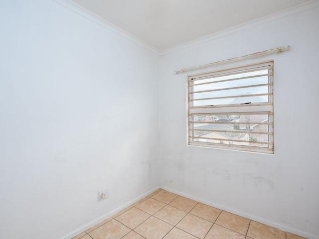 Apartment For Sale in Cloetesville