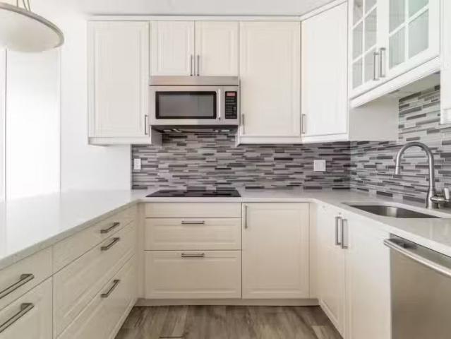 Apartment for sale in Ambleside, West Vancouver, West Vancouve.