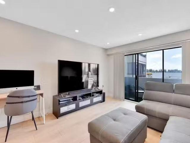 Apartment for sale in Abbotsford West, Abbotsford, Abbotsford.