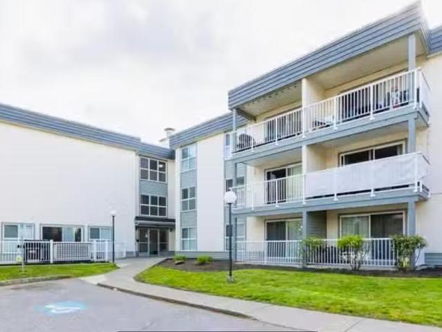 Apartment for sale in Abbotsford, Abbotsford, 126 32850 George.