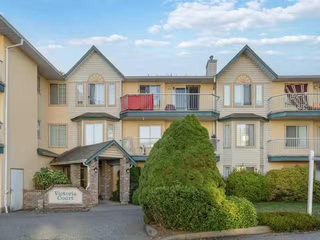 Apartment for sale in Abbotsford, Abbotsford, 206 2567 Victori.